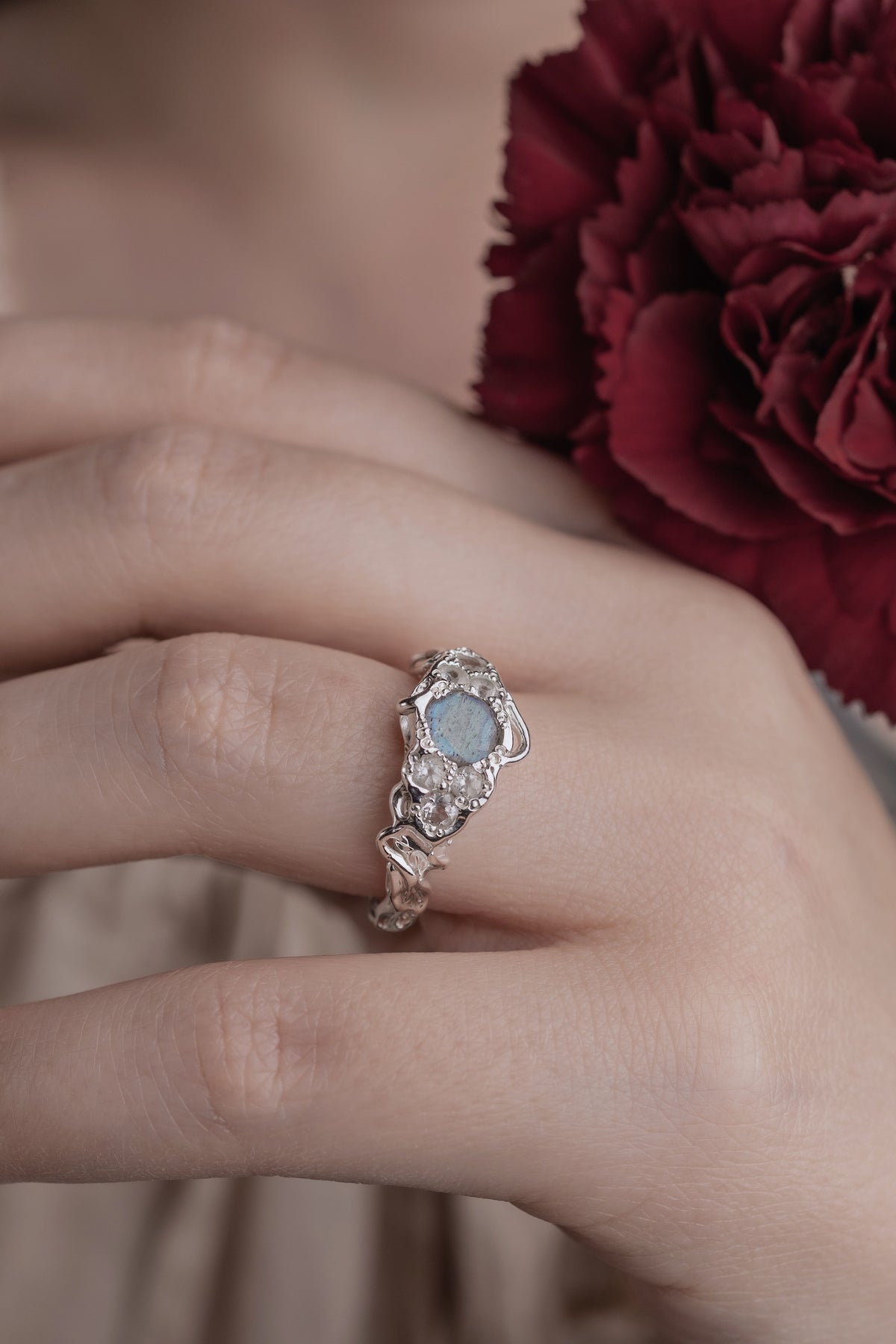 Molecular ring with Labradorite