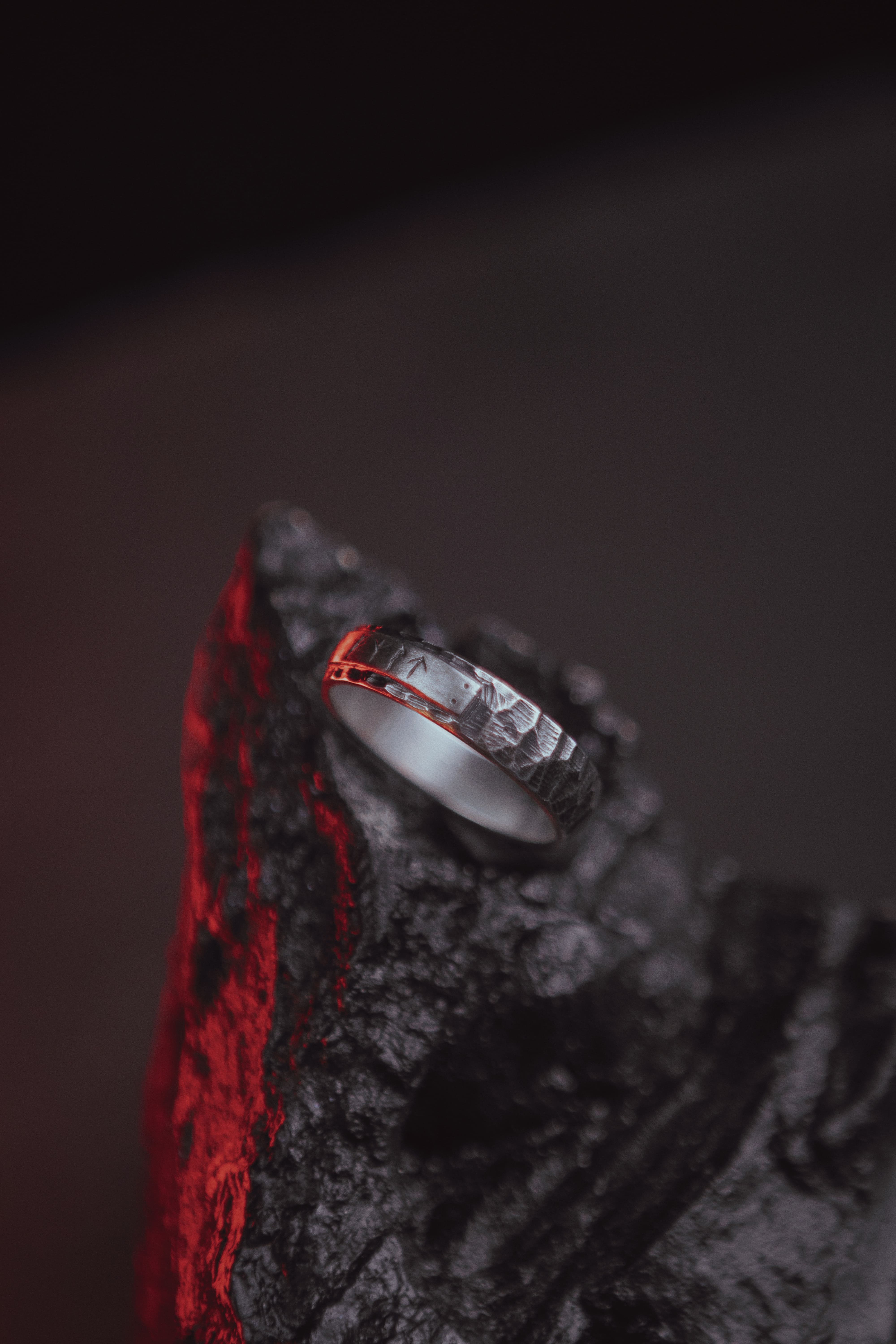 Ring with forged texture & runes