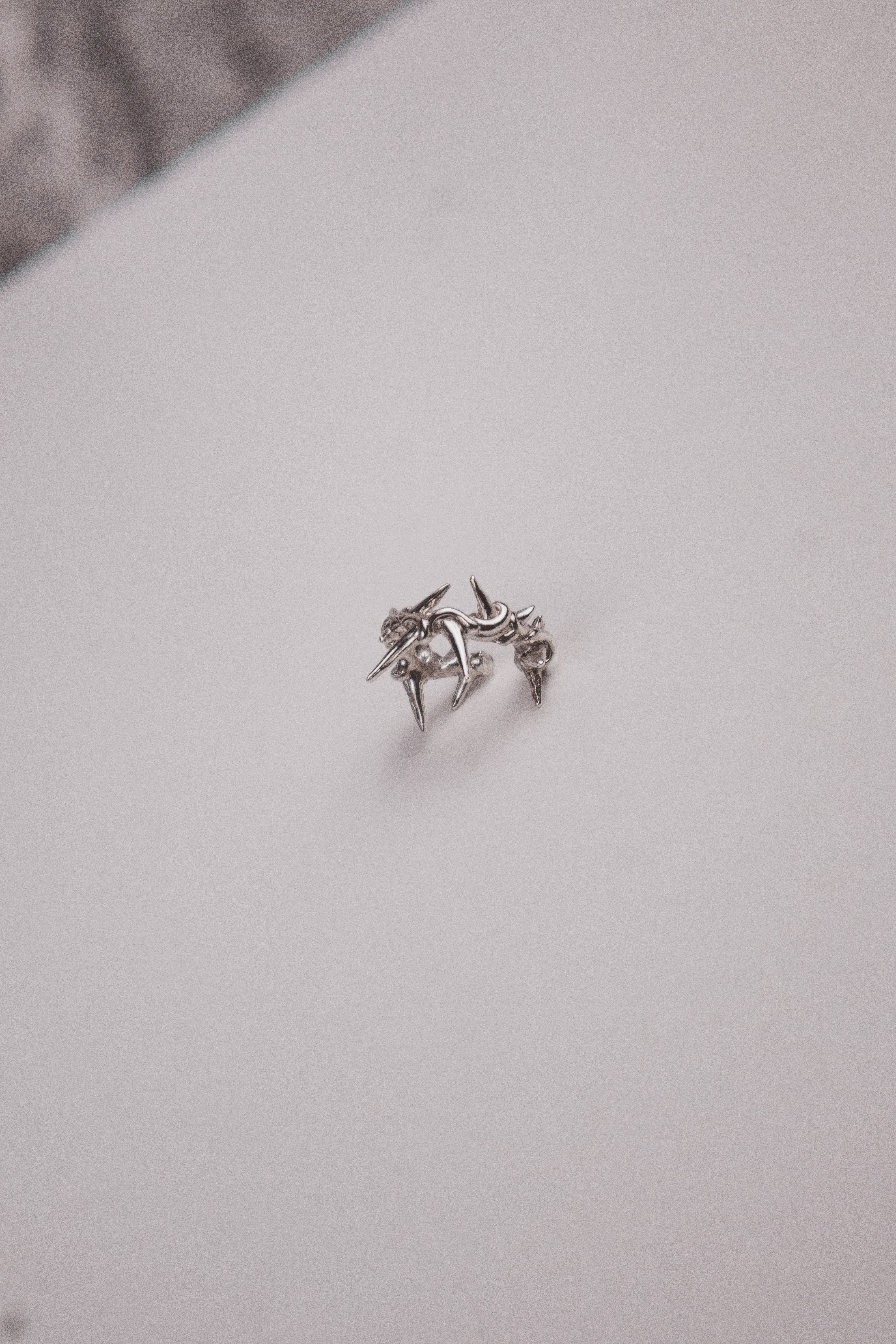 Thorn ear cuff