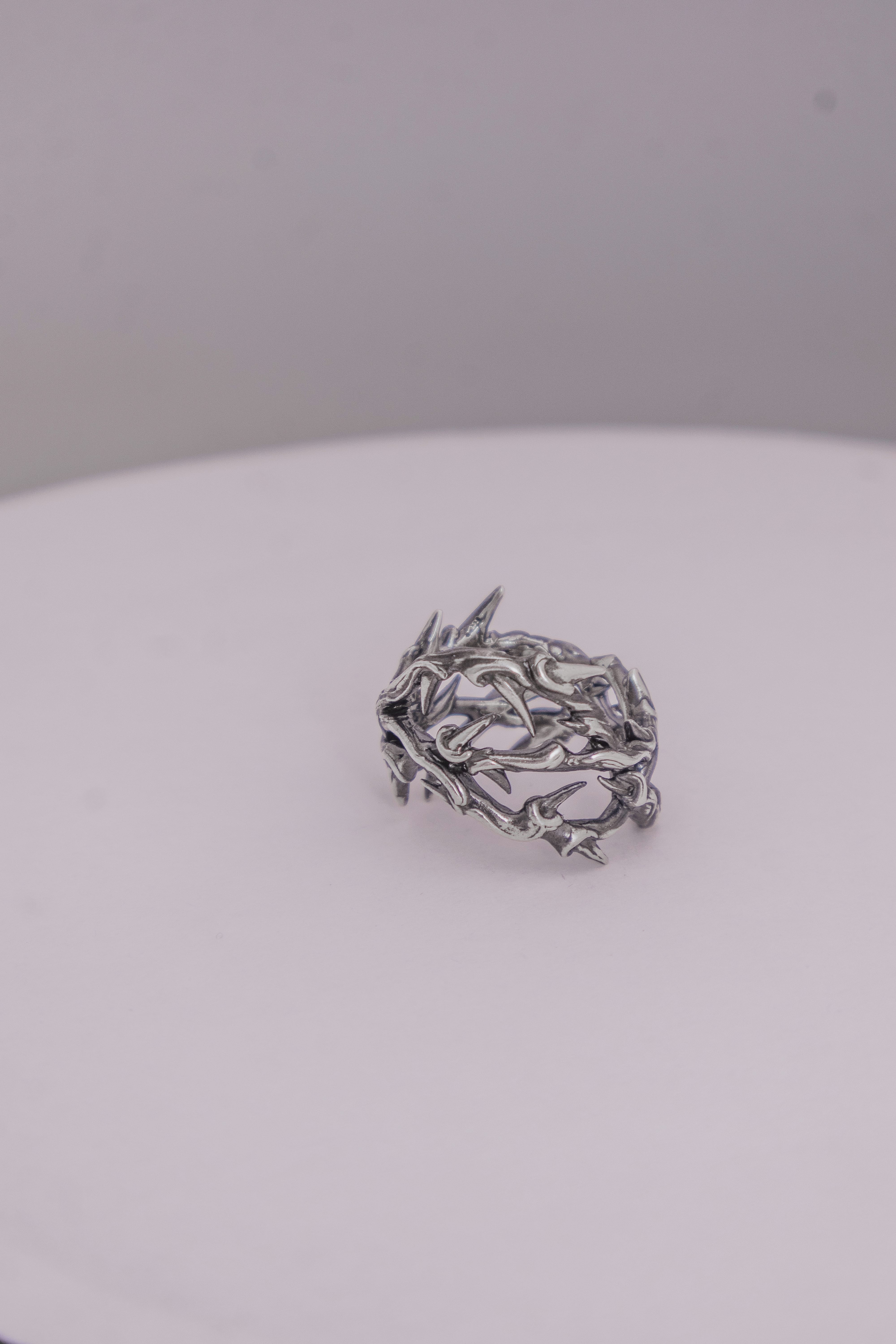 Chunky thorn ring