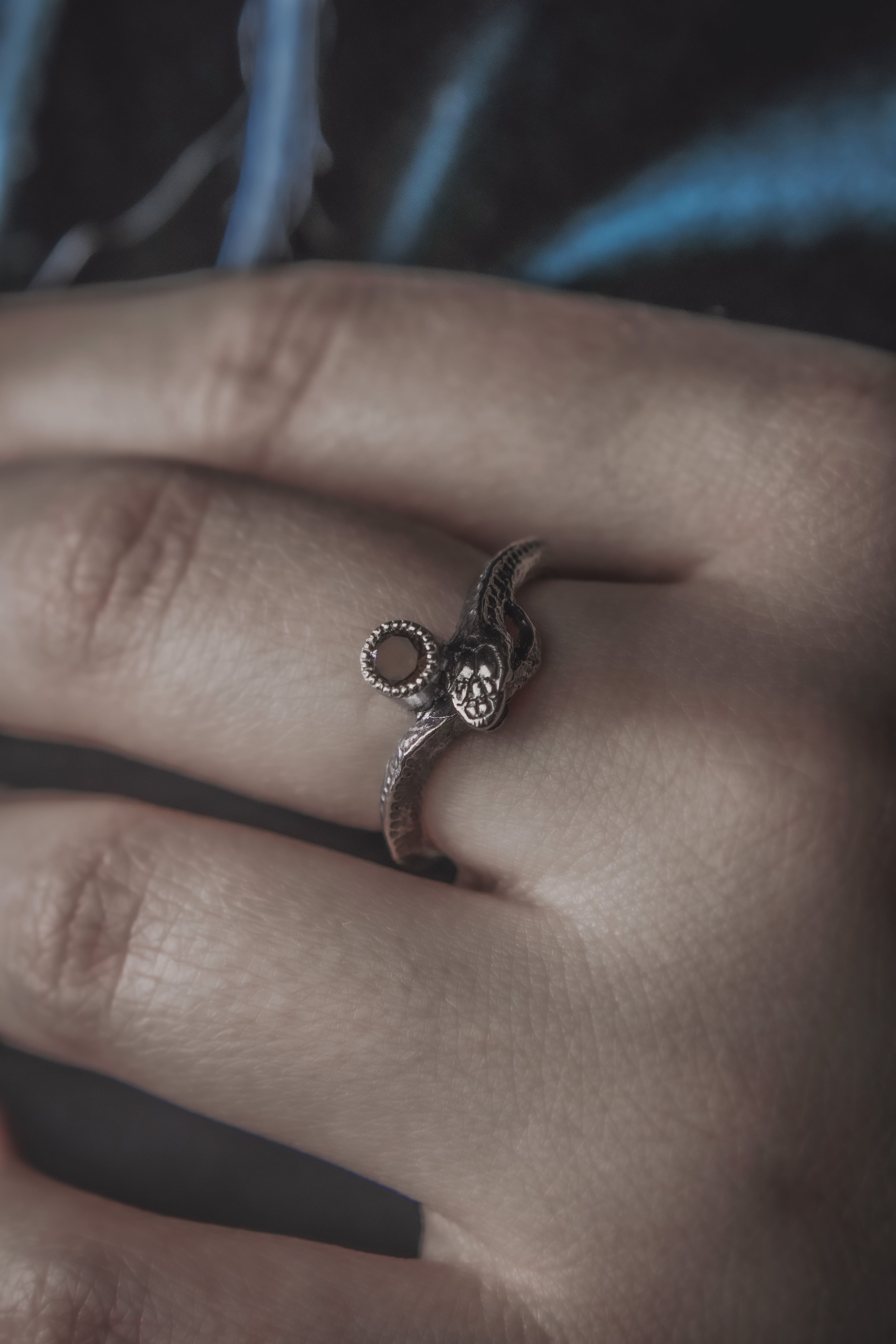Ouroboros Ring with 4 mm Stone