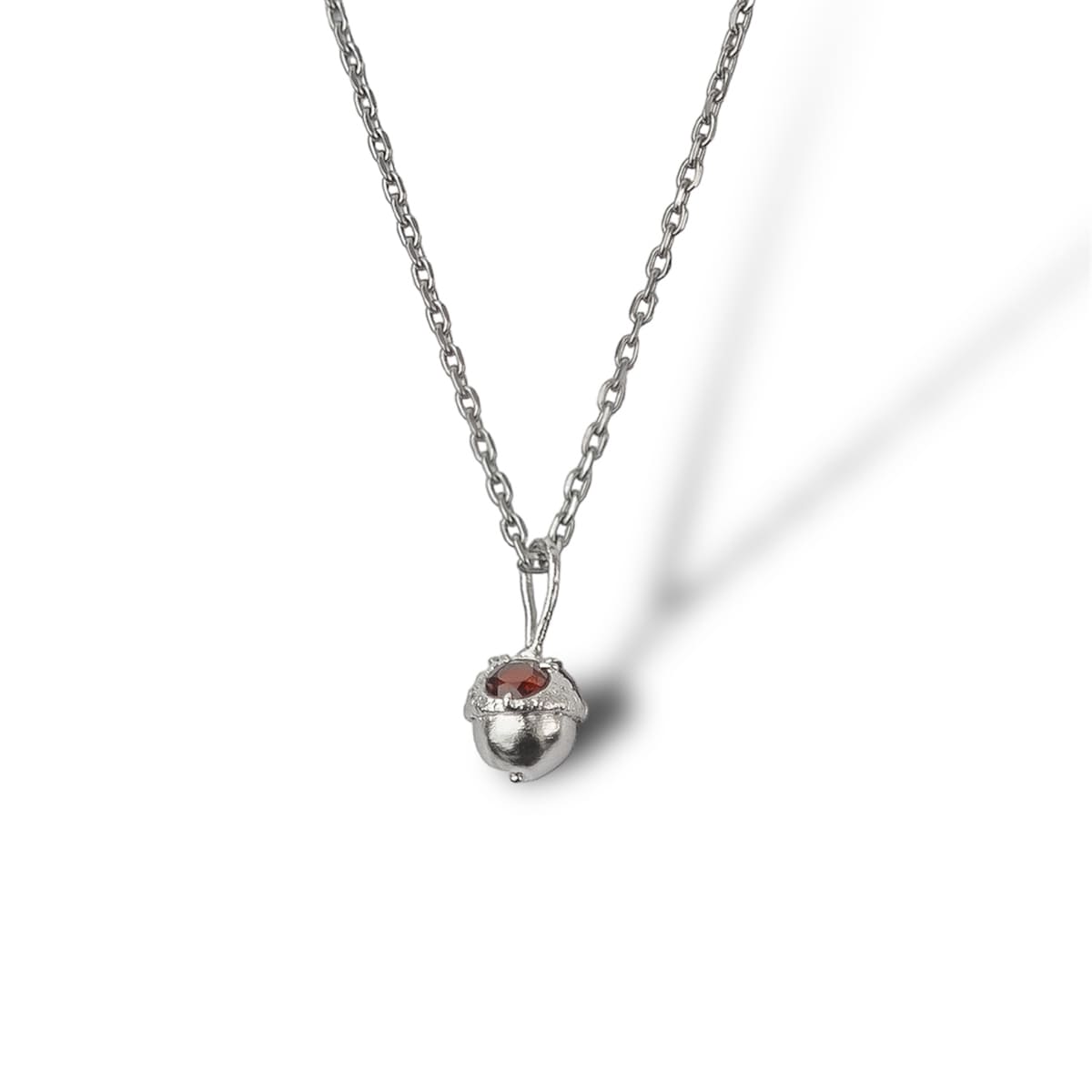 Acorn-pendant with Garnets