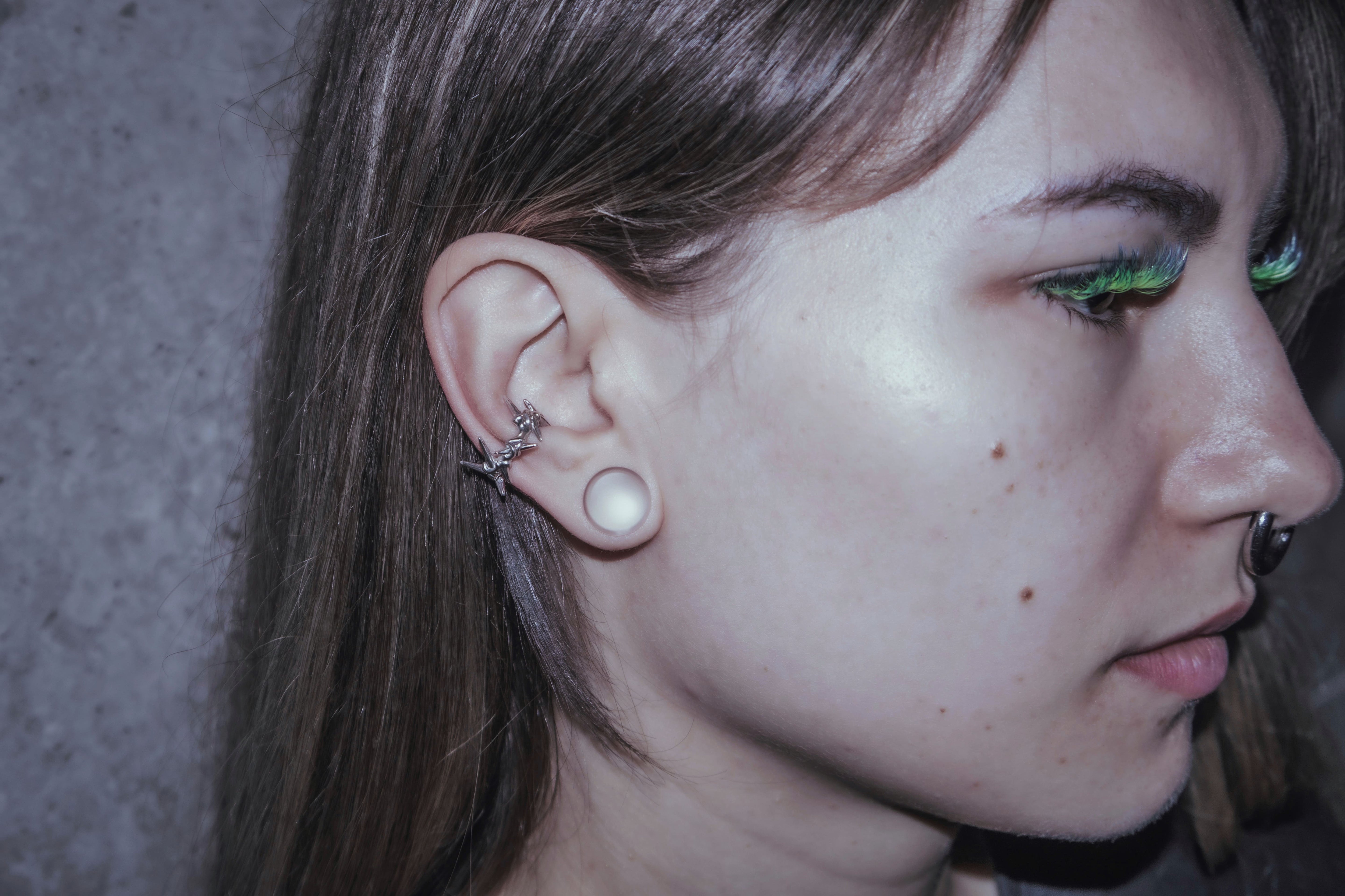 Thorn ear cuff