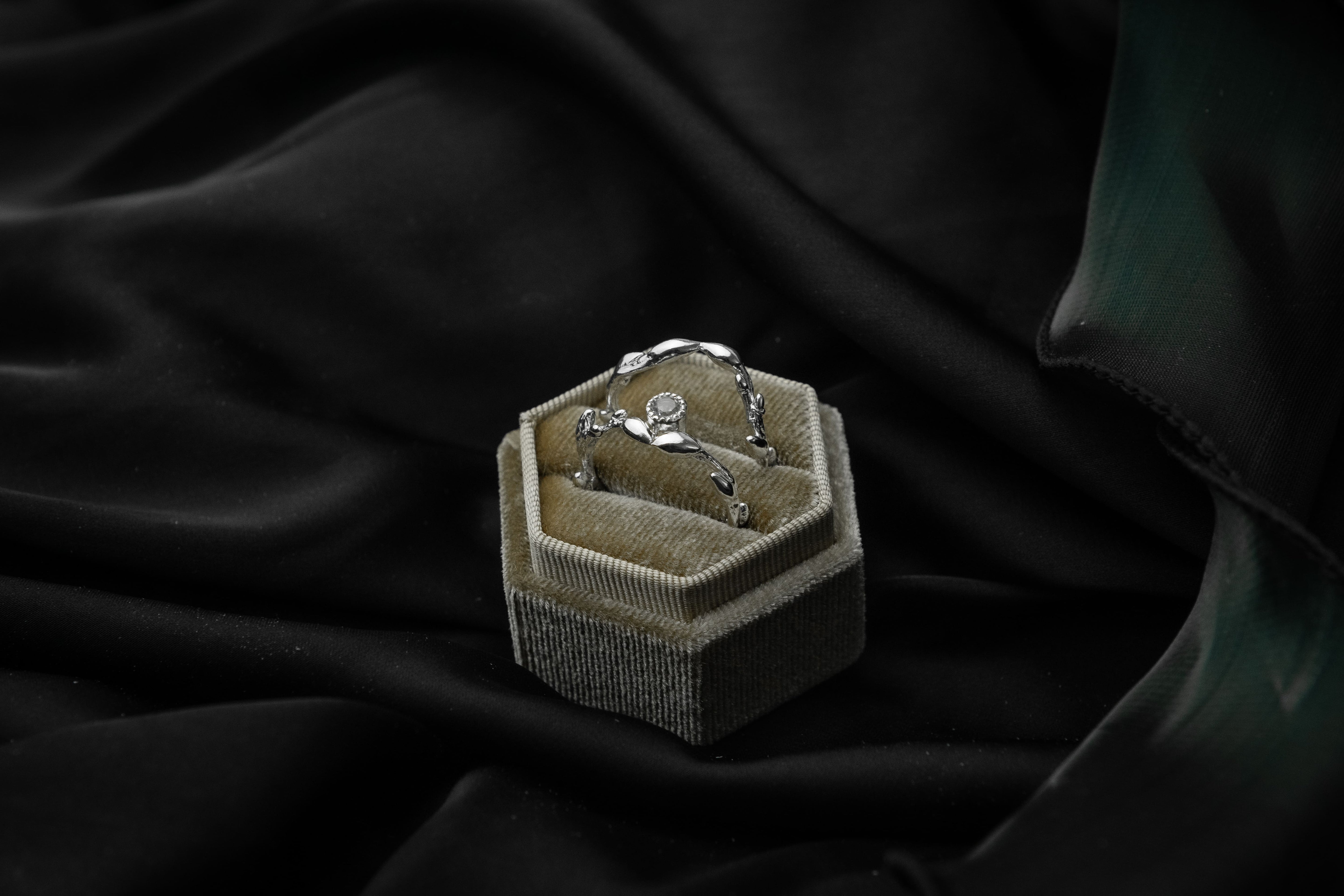Wavy Branch Ring with Stone