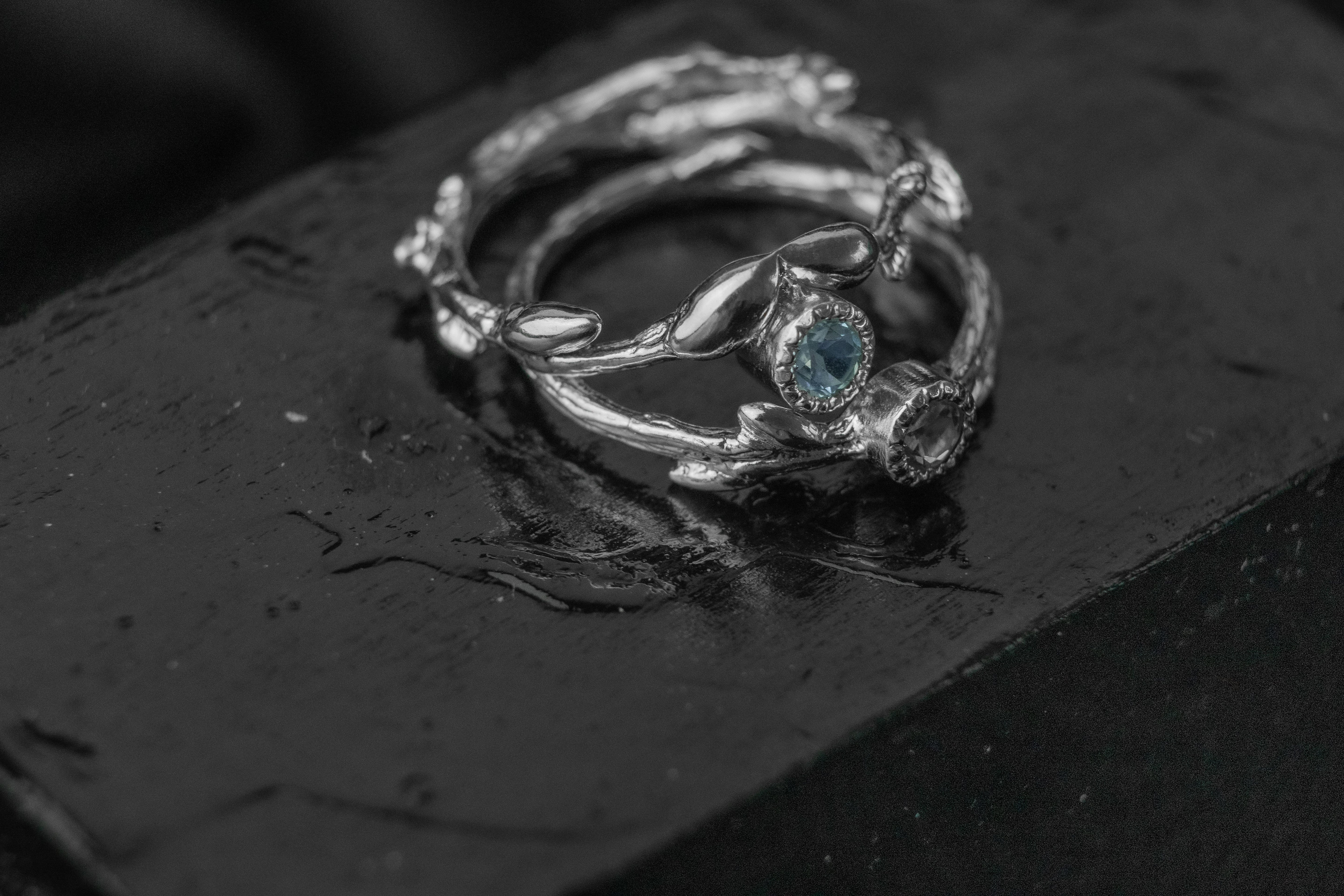 Wavy Branch Ring with Stone