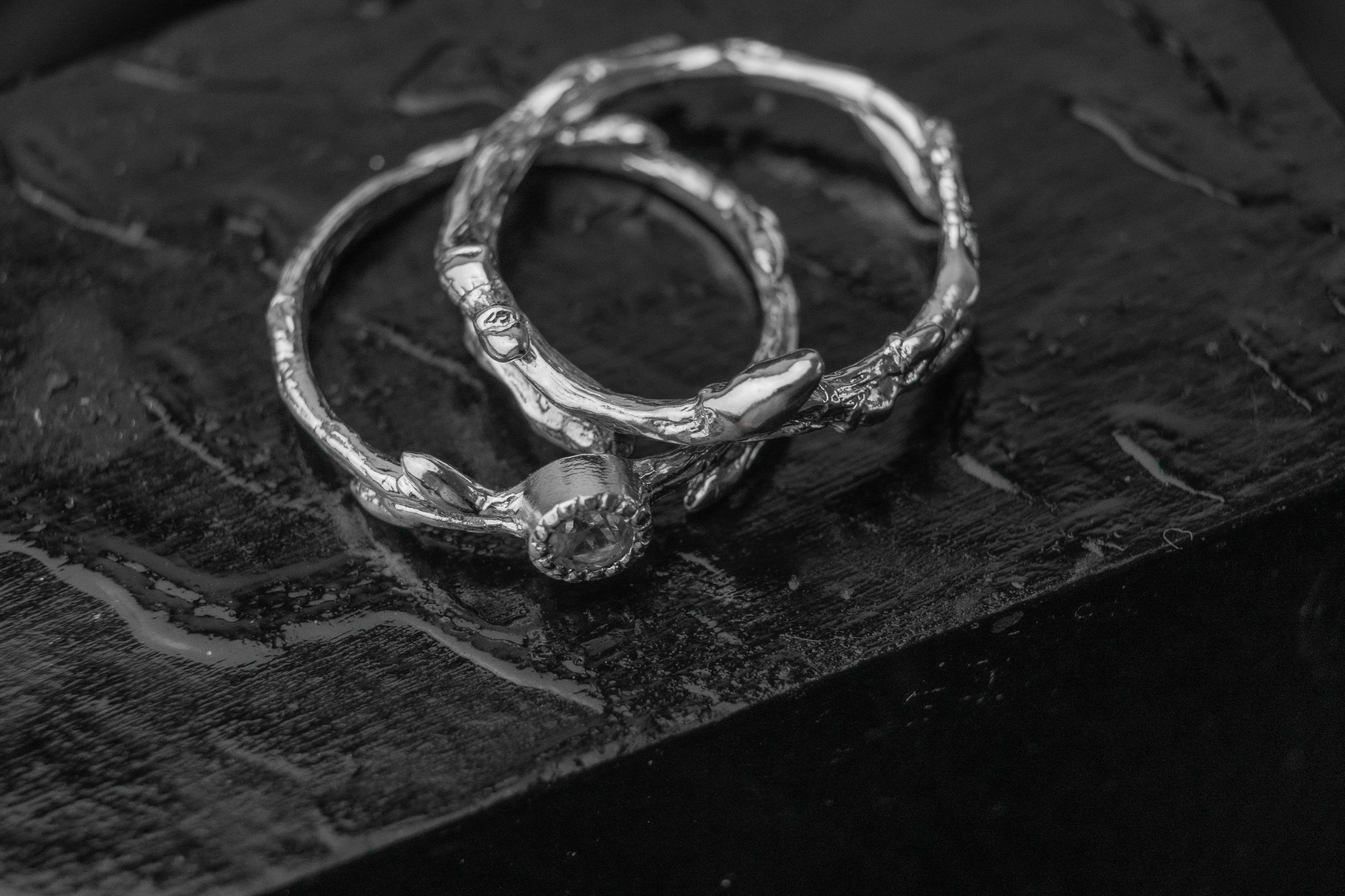 Branch ring with stone