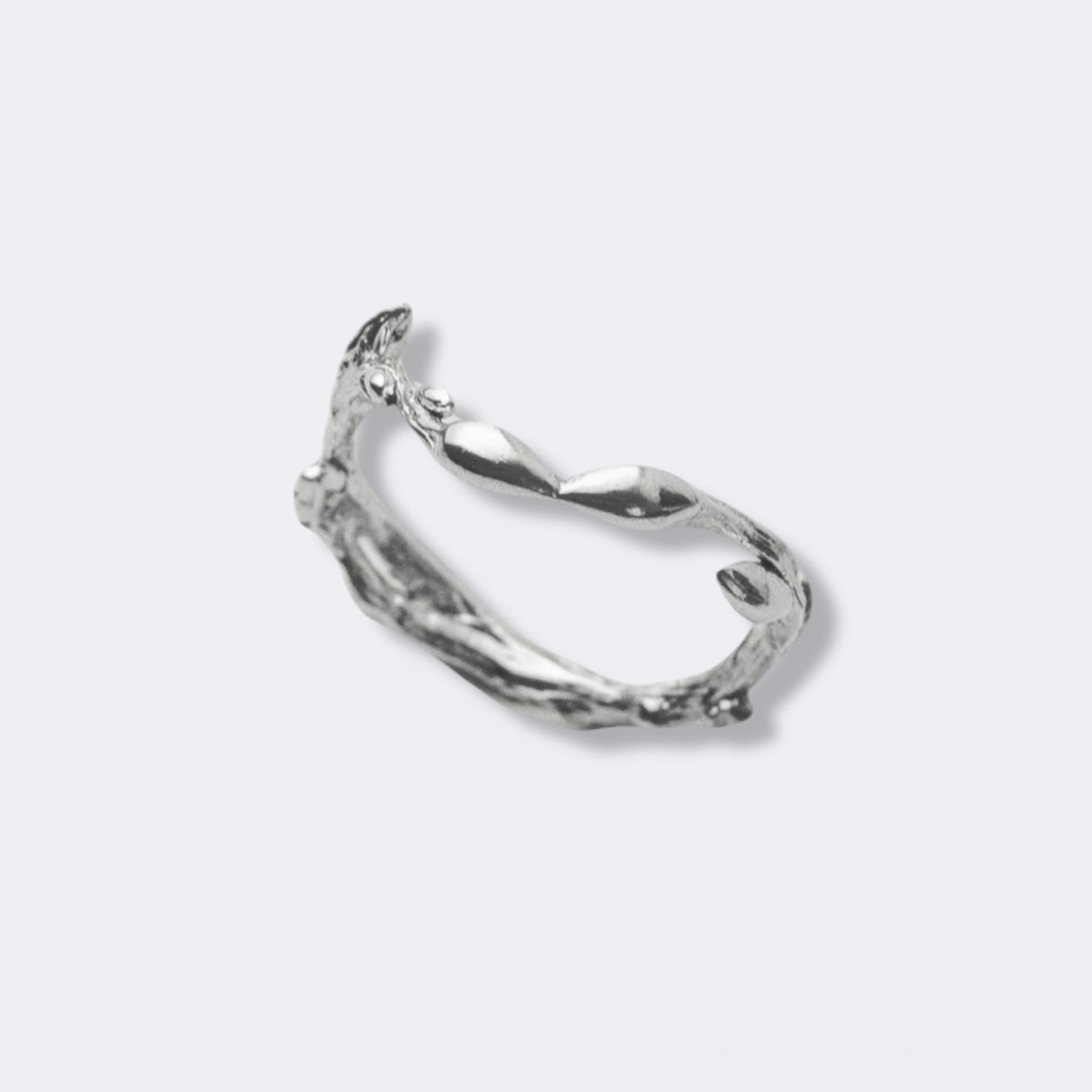Wavy branch ring