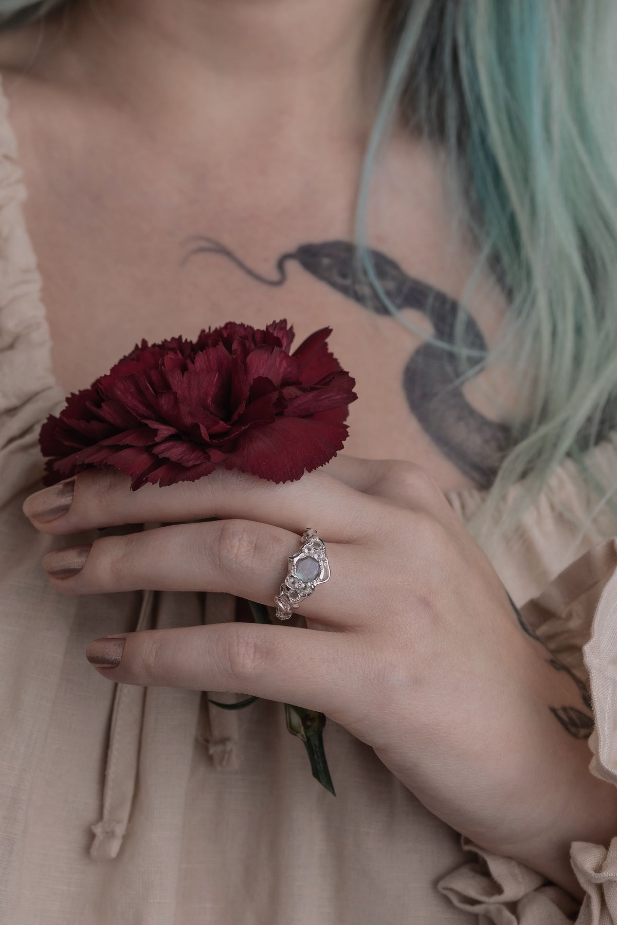 Molecular ring with Labradorite