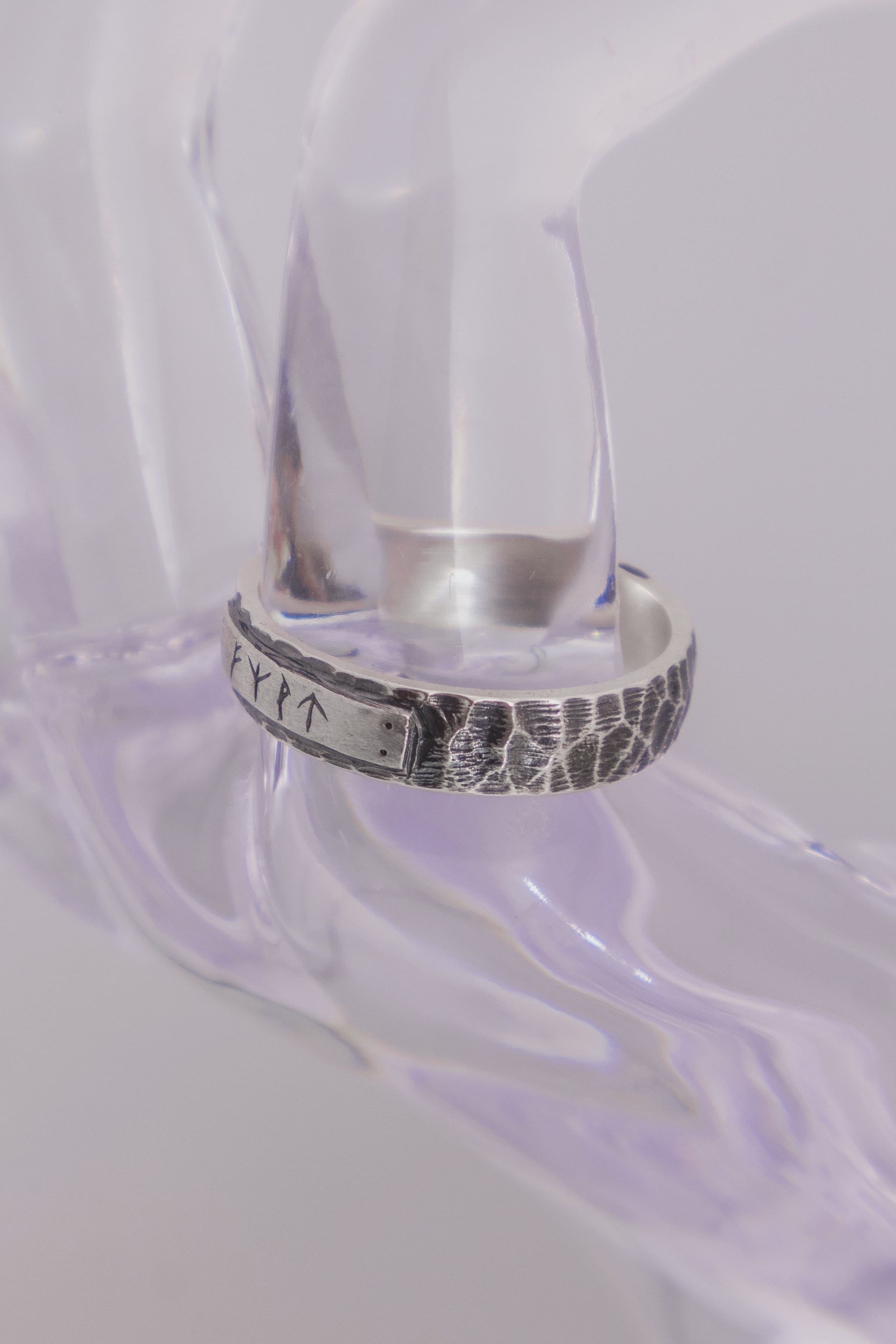 Ring with forged texture & runes