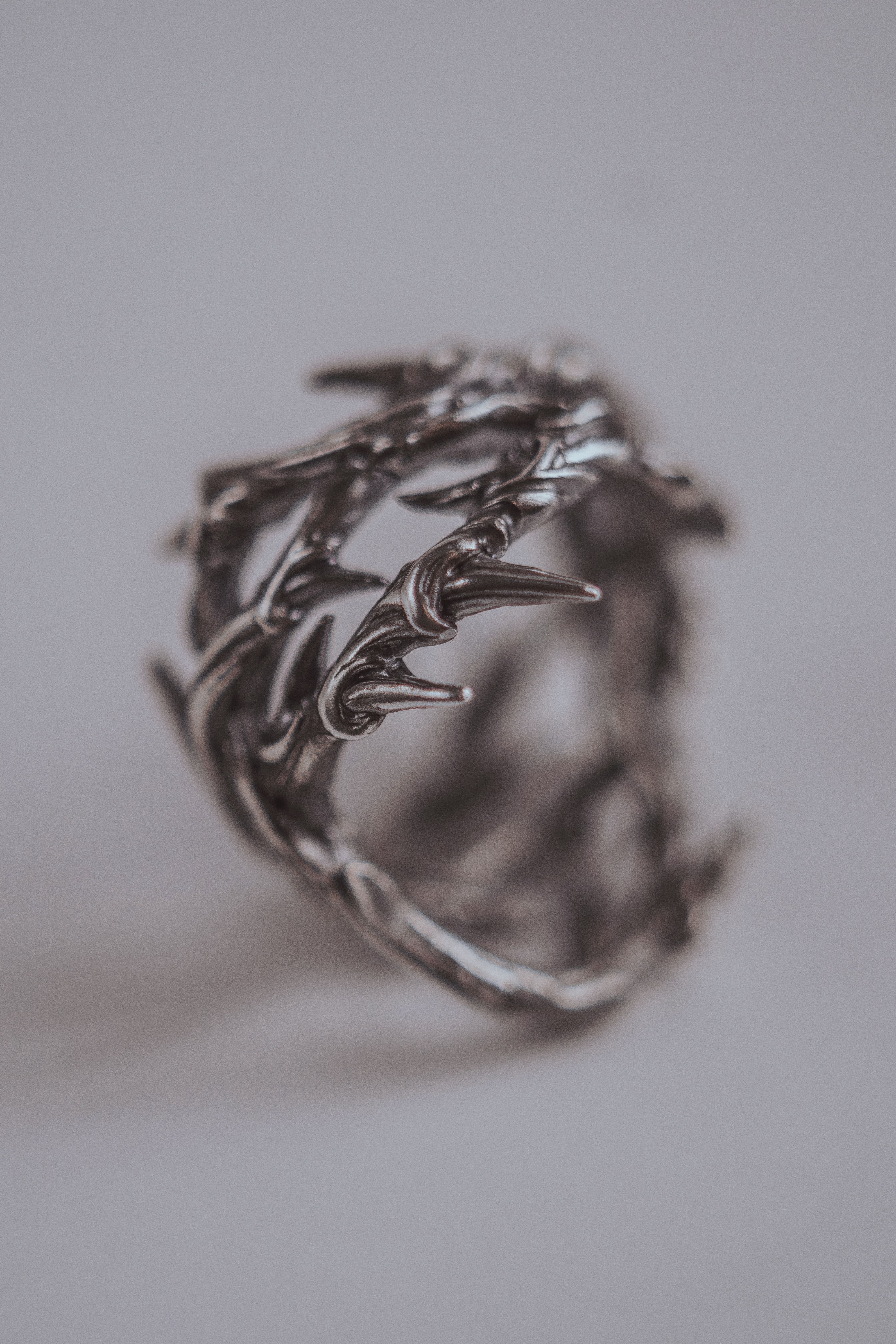 Chunky thorn ring