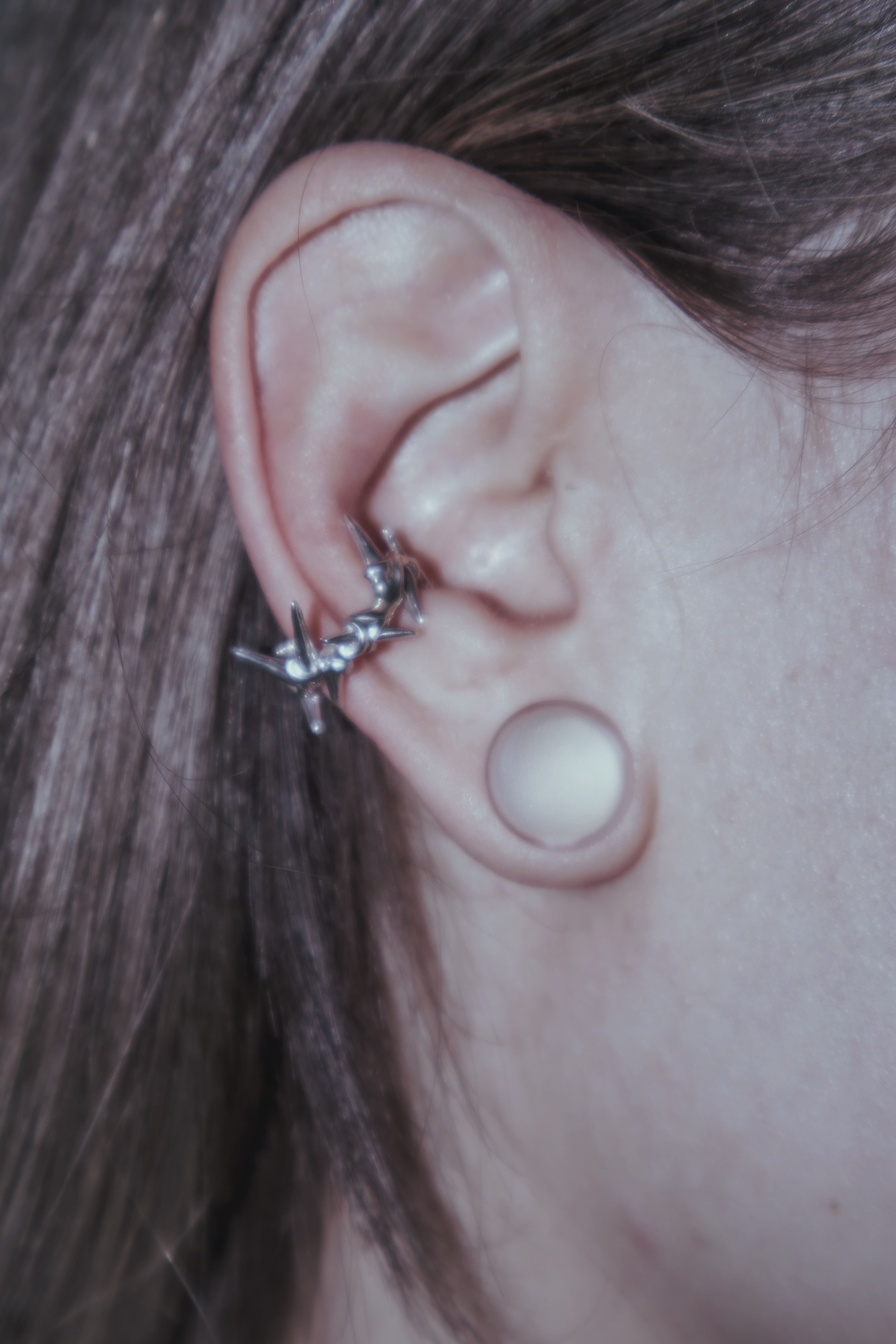 Thorn ear cuff
