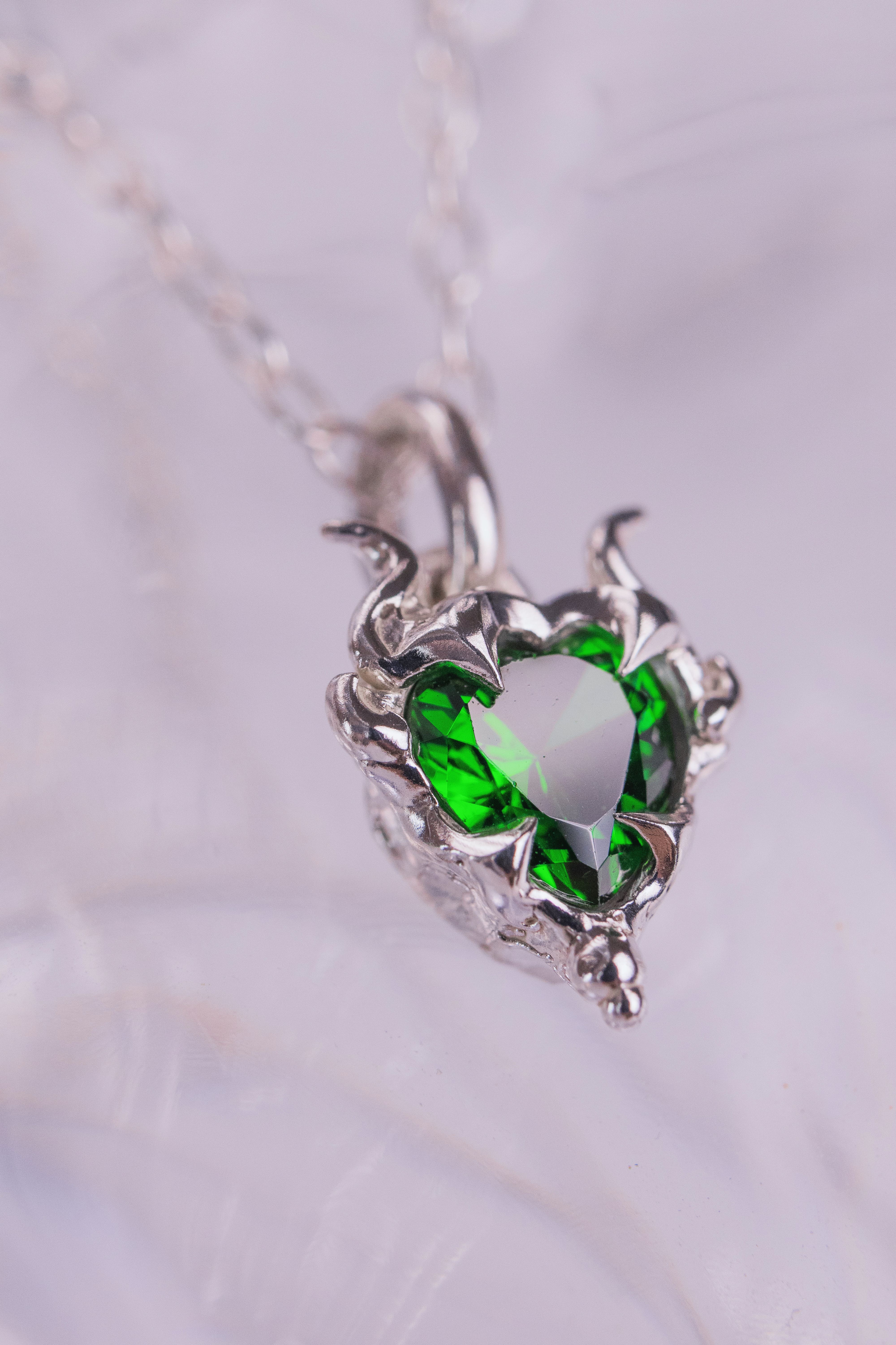 Green Lyra Pendant
