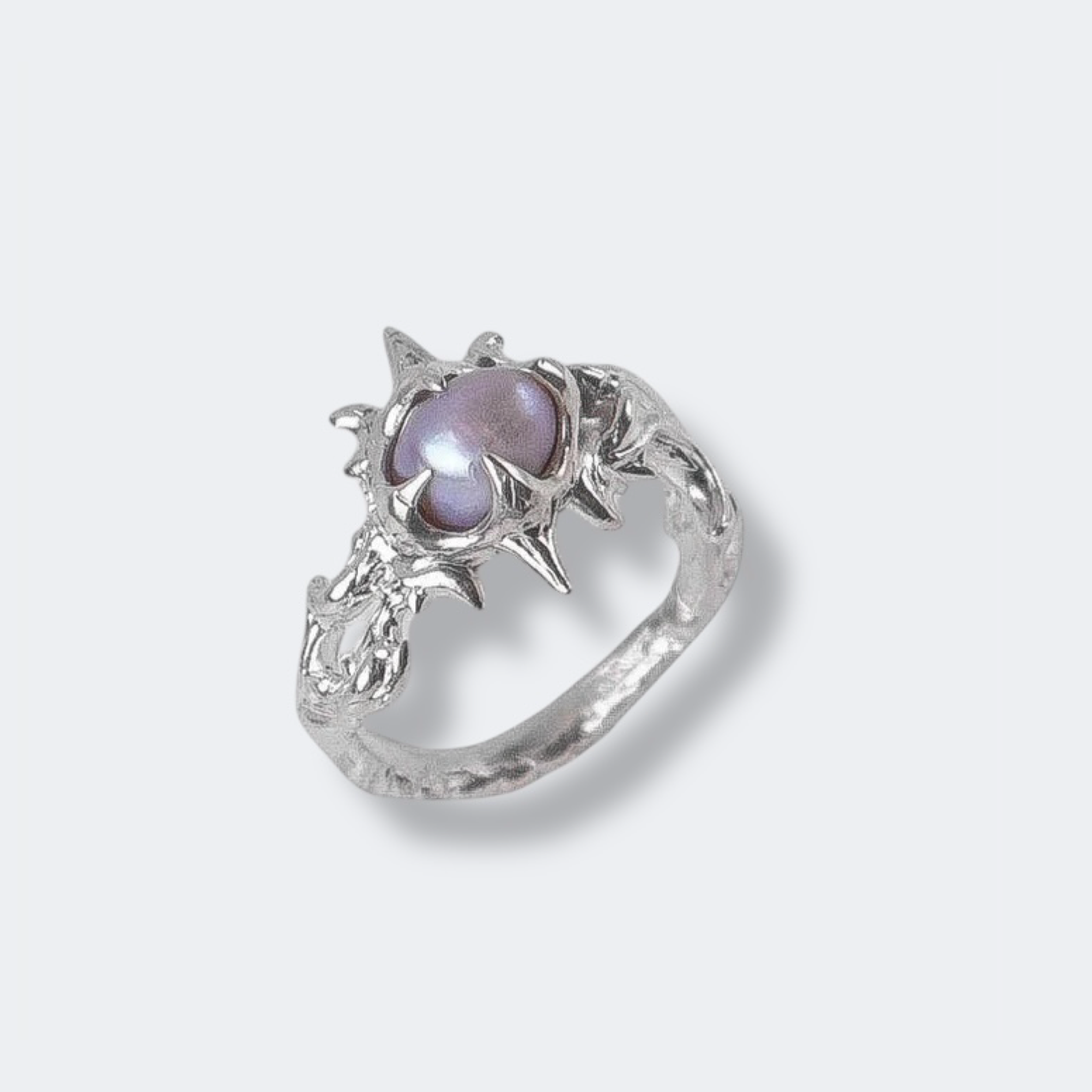 Ring with pearl