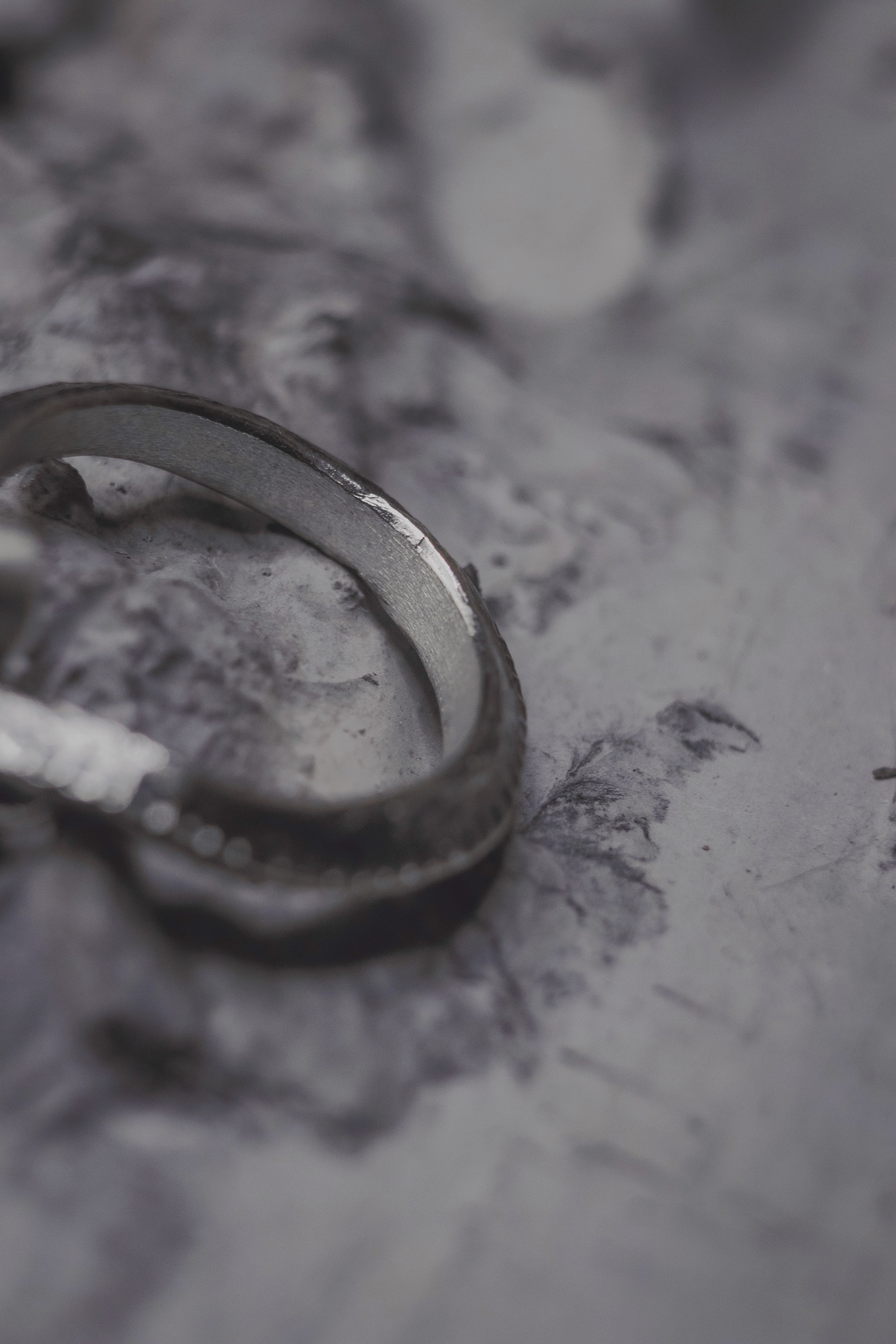 Ouroboros Ring with 4 mm Stone