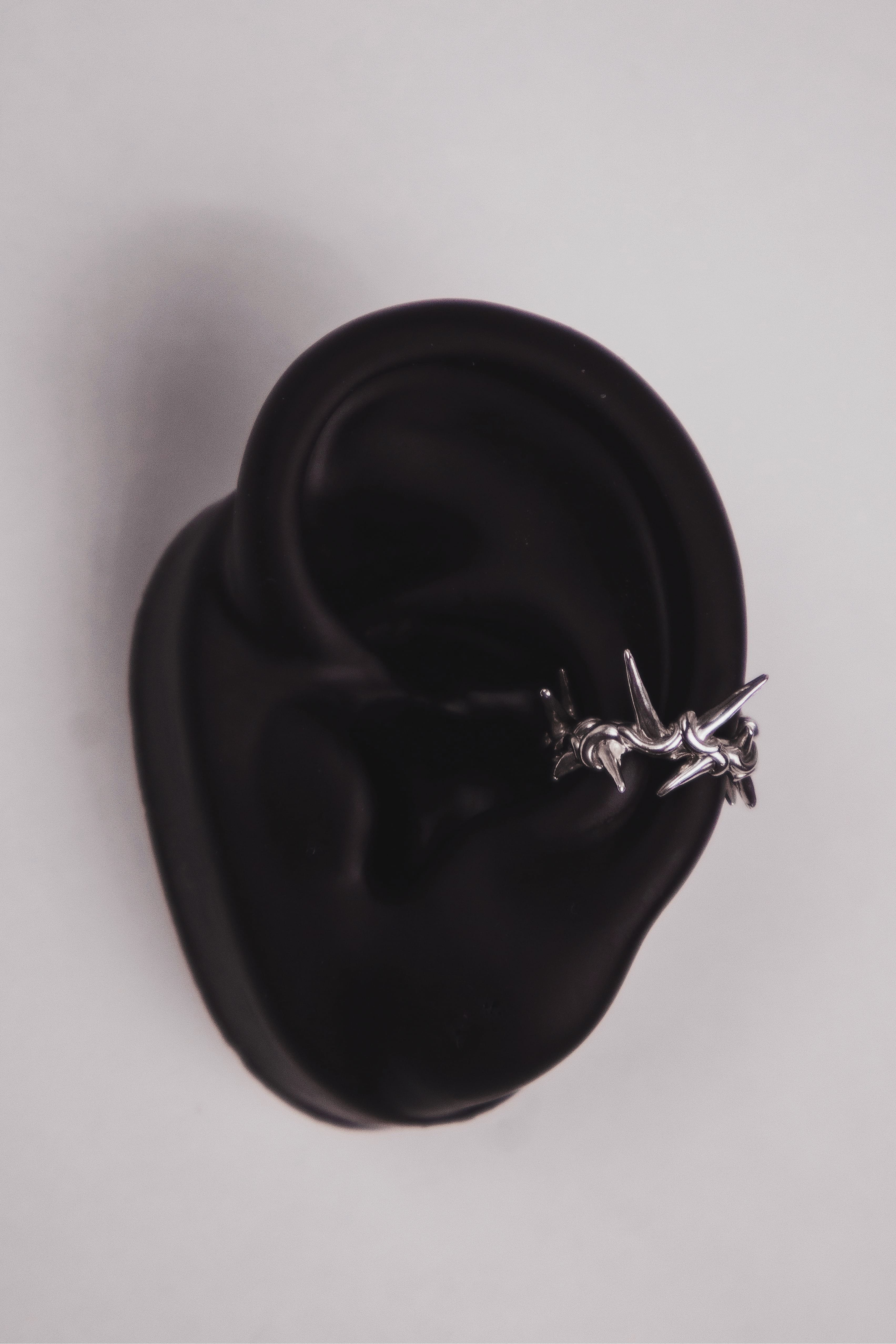 Thorn ear cuff