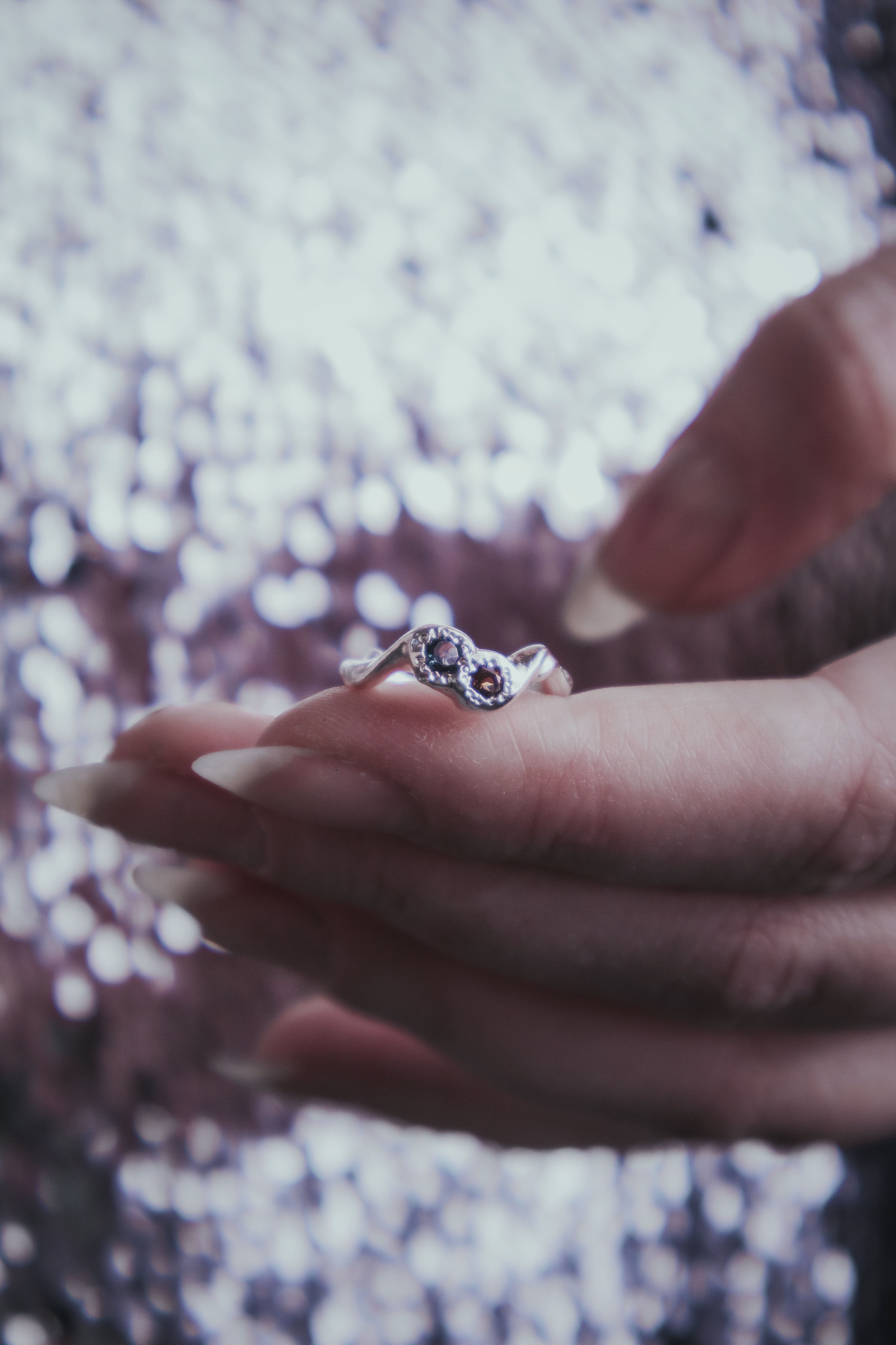 Minimalistic ring with stones